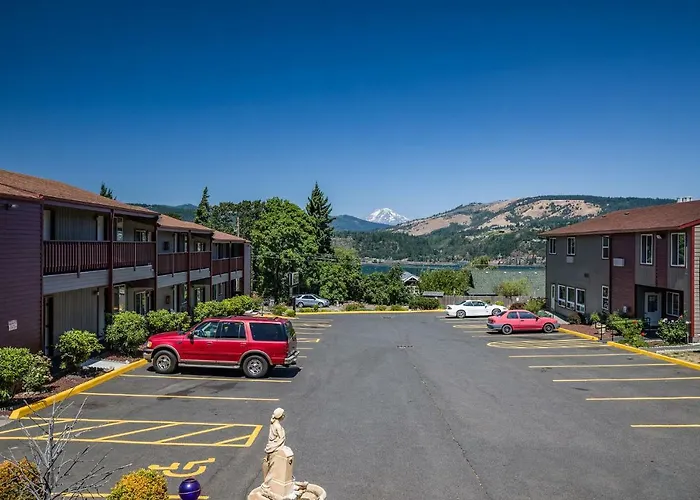 Riverview Lodge