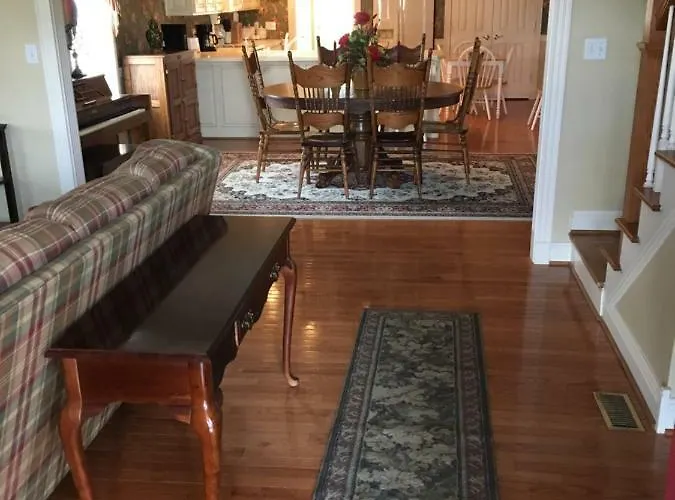 Downtown Abode In The Heart Of The Bourbon Trail