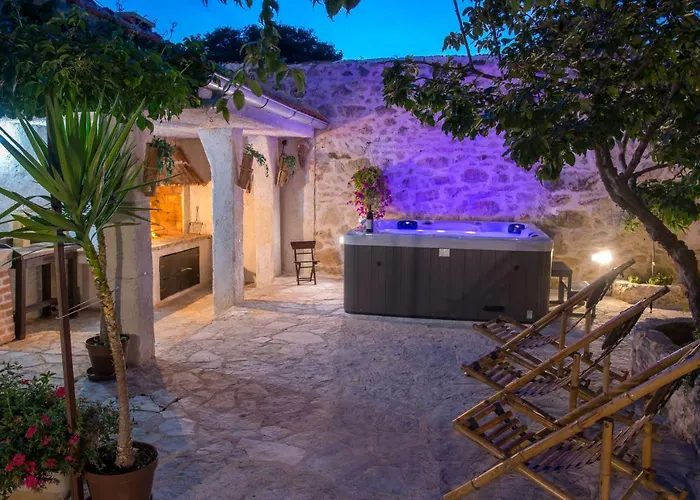 Holiday Home Sudinjevi Dvori