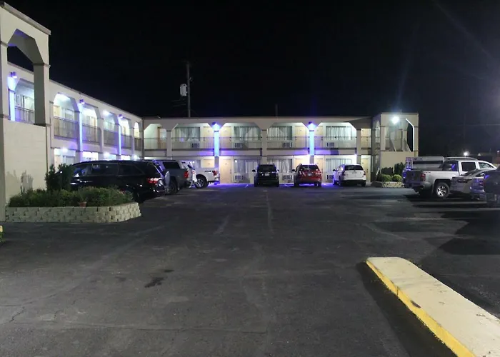 Hutchinson Inn