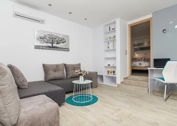 Apartments Zina