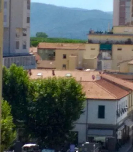 Via Serri 12 Appartamento