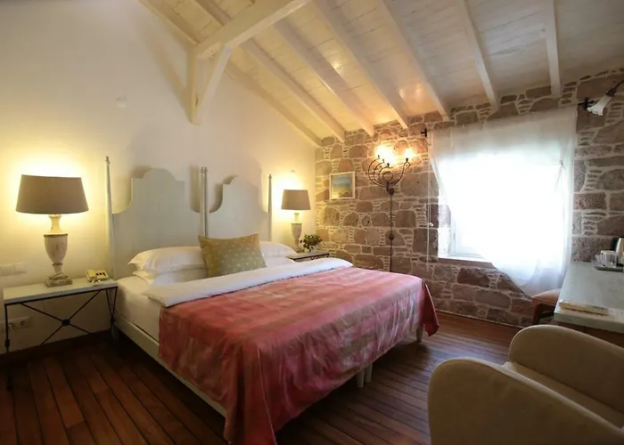 Cunda Lena Otel
