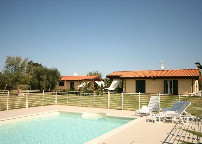 Due Casette Con Piscina