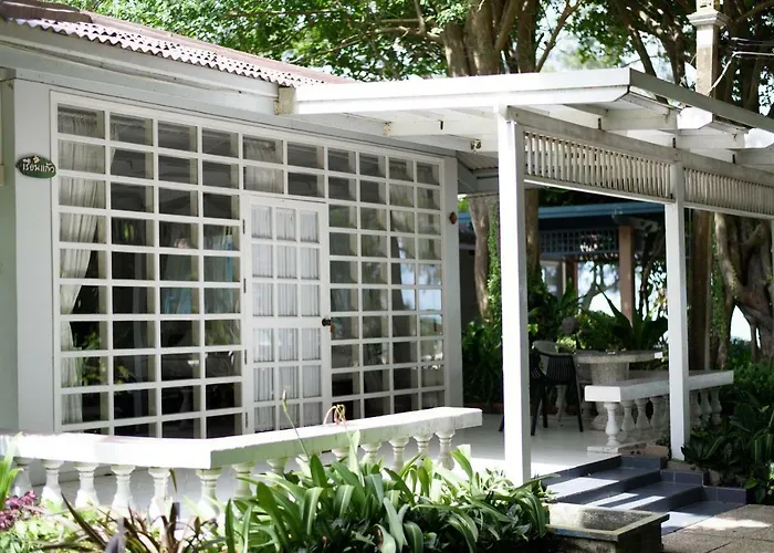 Baan Kratom Tong By The Sea