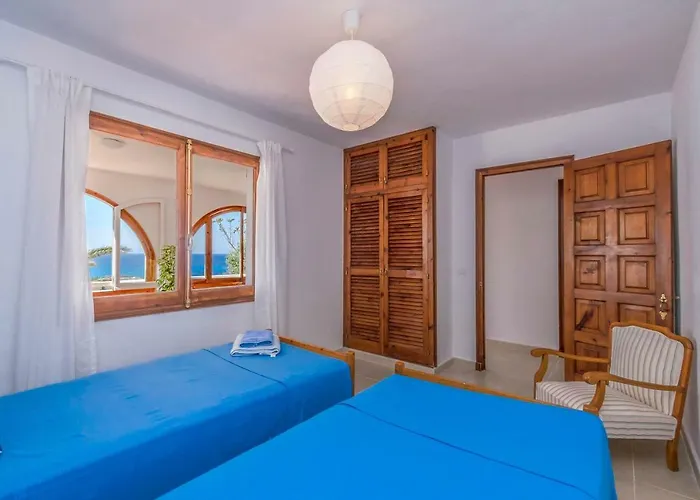 Villa Lola
