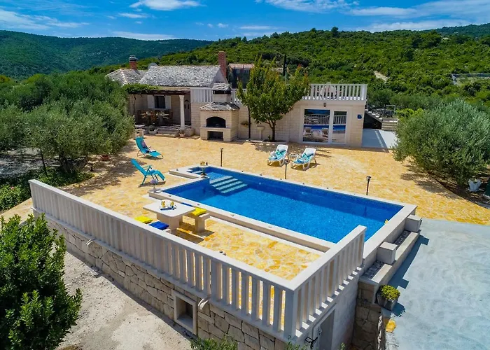 Vila Maslinica