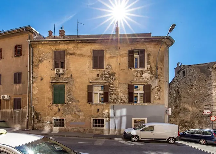 Molo Longo - Central Apartments & Rooms