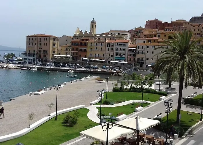 Ampio Monolocale Con Balcone Fronte Mare