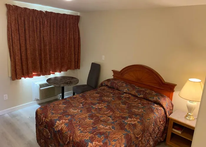 Red Deer Inn & Suites