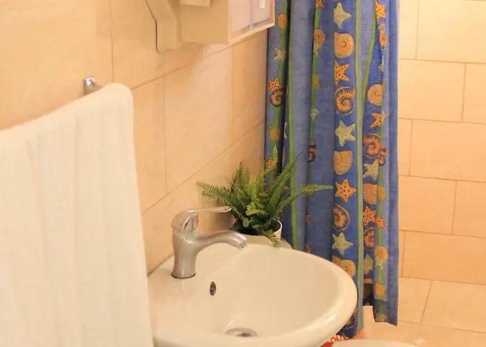 Fully Equipped New 3Br Apt Dt 2Mins To The Beach