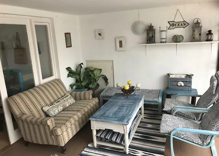 The Green Palm Cottage