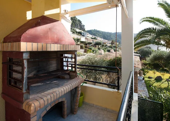 Aphrodite - Beachfront House - Recently Renovated