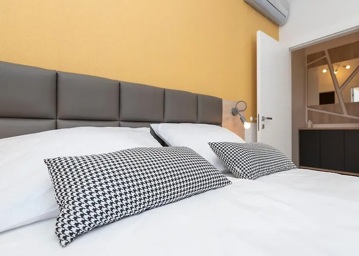 Luxury Apartments - La Vir 3 & 4