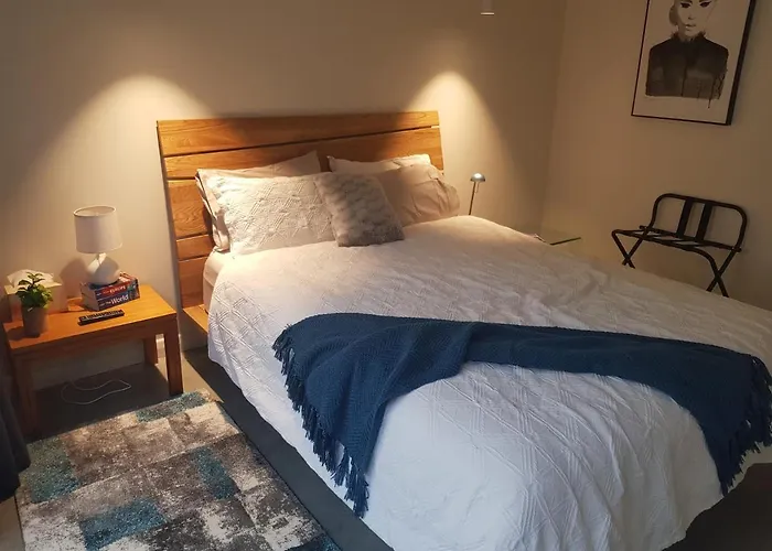 Modern, Private And Close To Town.