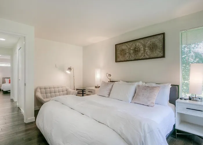 Moon River Suites #4