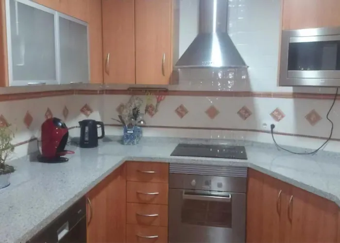 Center Paseo Beach Apartment: Renovated with Double Garage