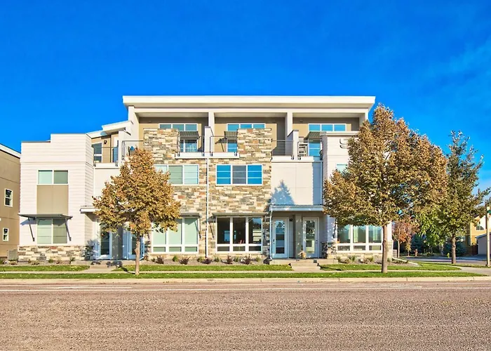 Beautiful 3 Bedroom Townhouse In Old Town North, Brewery District