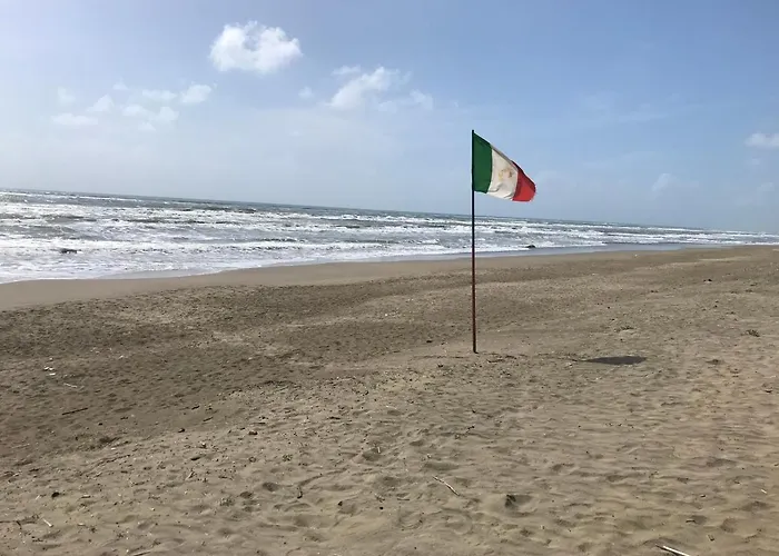 Seafront Apartment In Villa , Near Rome