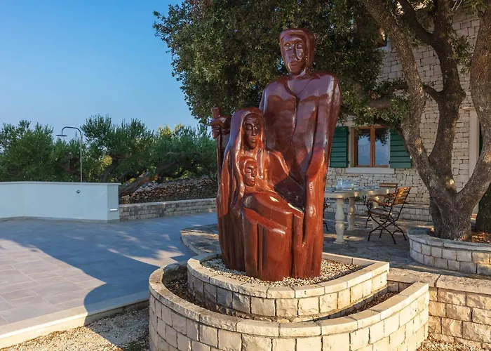 Villa Dubrava - Heated Pool & Olive Grove Retreat I Brac Island