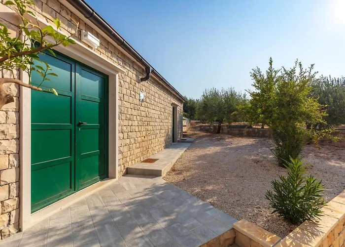 Villa Dubrava - Heated Pool & Olive Grove Retreat I Brac Island