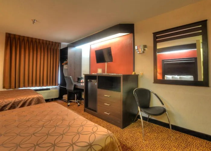Smoky Mountain Inn & Suites