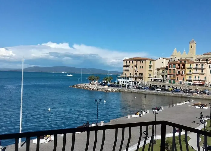 Ampio Monolocale Con Balcone Fronte Mare
