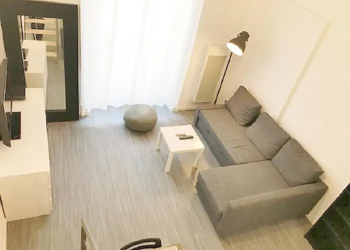 Lodge Nicolas, Hyper Centre