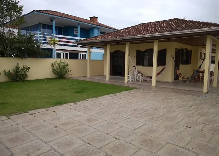 Casa Guaratuba espaçosa e confortável