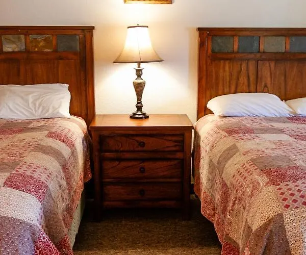 Circle R Motel