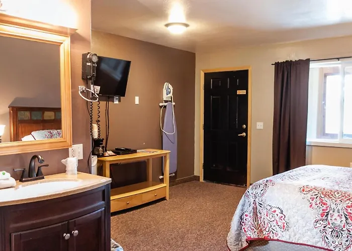 Circle R Motel