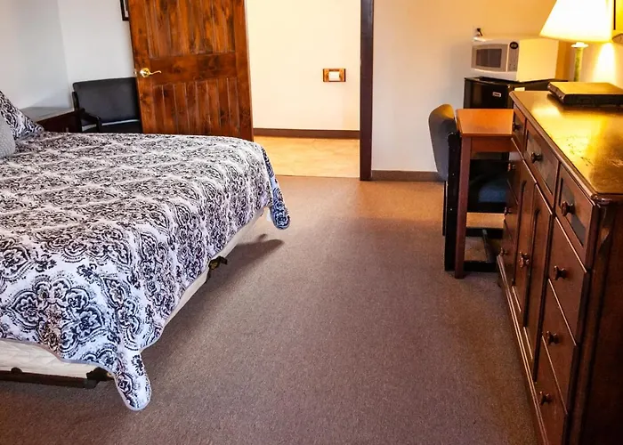 Circle R Motel