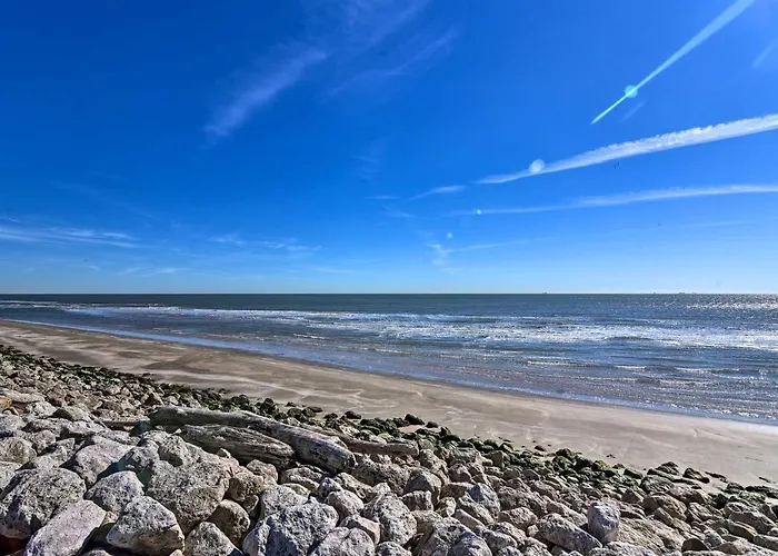 2 Blocks To Surfside Beach: A-Frame Home W/ Deck