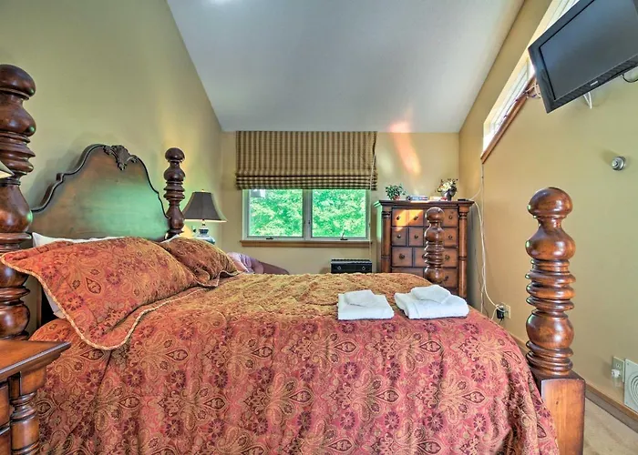 Killington Condo W/ Spa ~ 3 Miles To Ski Resort!
