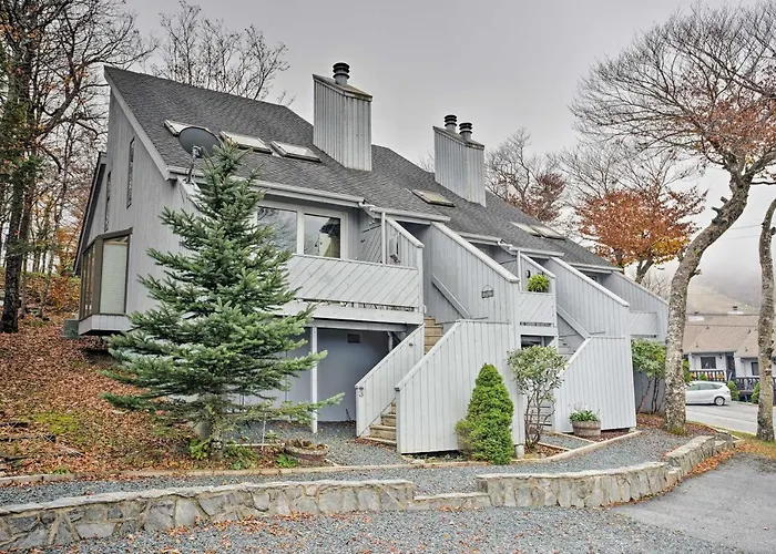 All-Season Base In Beech Mountain