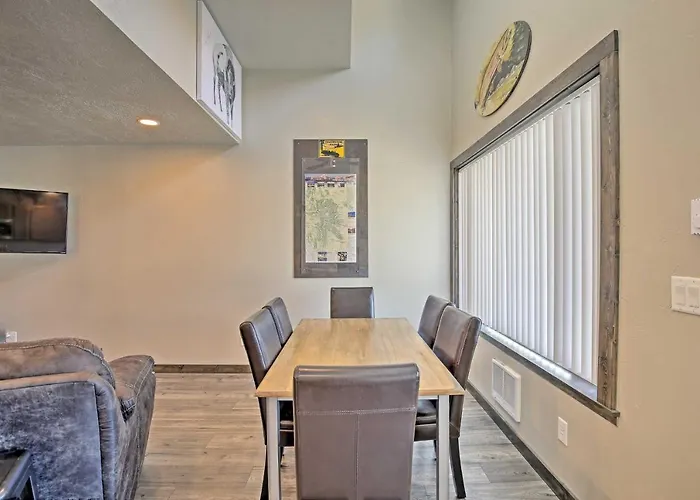 Charming Home - 1 Mi To Yellowstone National Park!