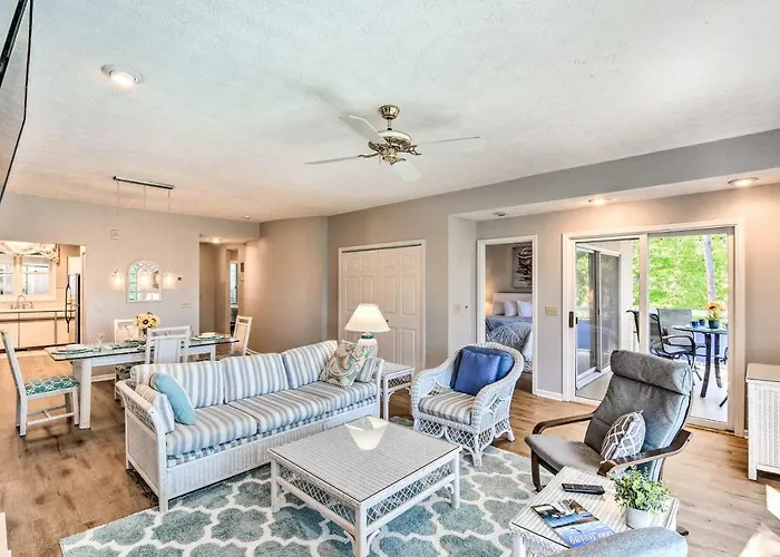 Views, Pools & Marina: Lake Keowee Condo!