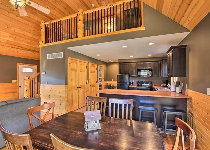 Close To Vineyards: Updated New Haven Retreat!