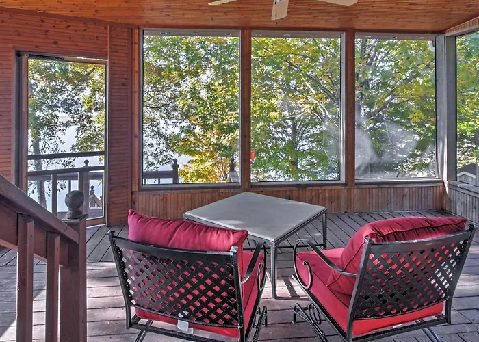 Captivating Cadiz Hideaway W/ Deck On Lake Barkley