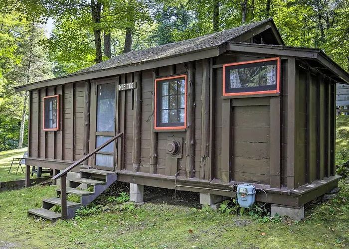 Rustic Hayward Cabin With Spider Lake Access!
