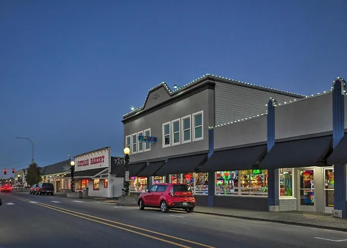 Coastal Retreat In Long Beach: Walk To Attractions