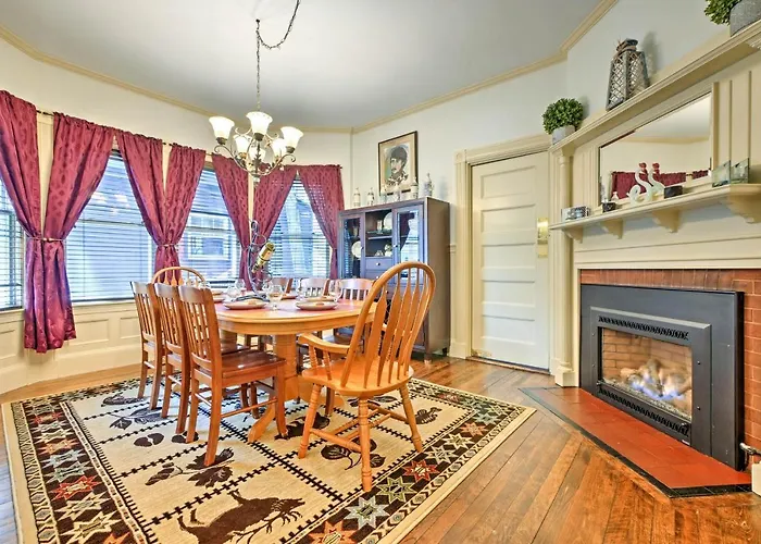Central Bar Harbor Home, Walk To The Shore & Town!