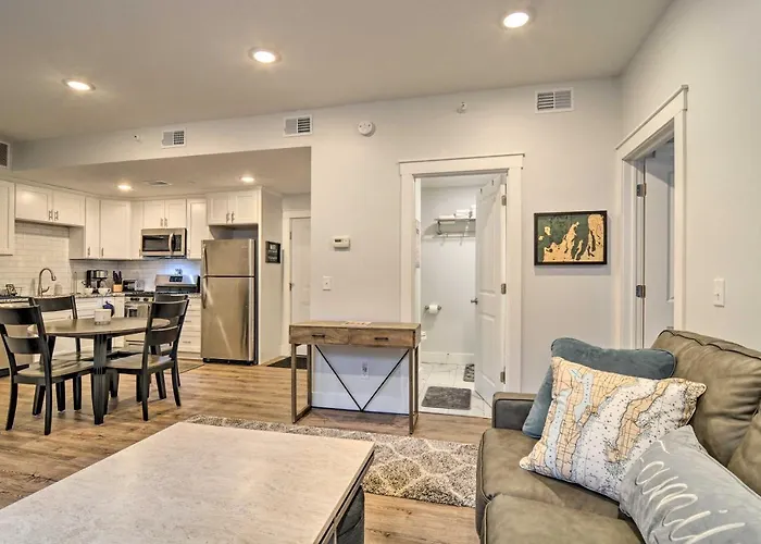 Centrally Located Traverse City Condo 1 Mi To Bay