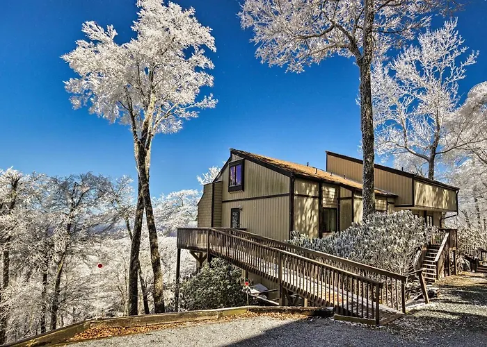 Hike, Fish & Ski: Beech Mtn Condo W/ Balcony