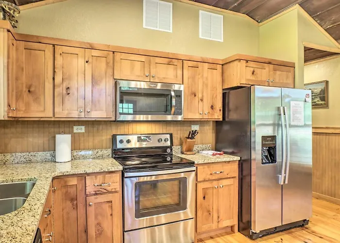 The Treehouse At Kudzu Cove Cabins Resort