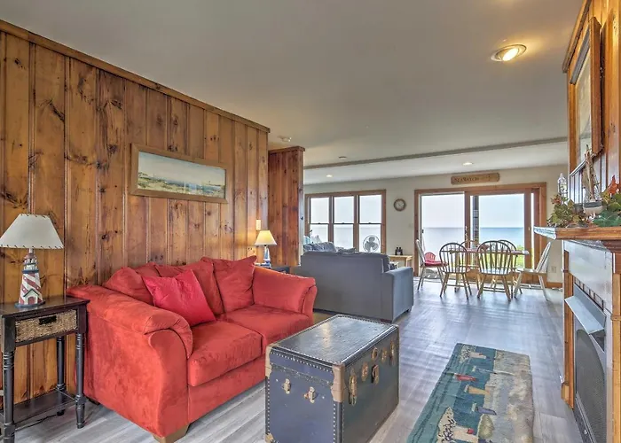 Oceanfront Gem W/ Sunroom & Fireplace In Cape Cod