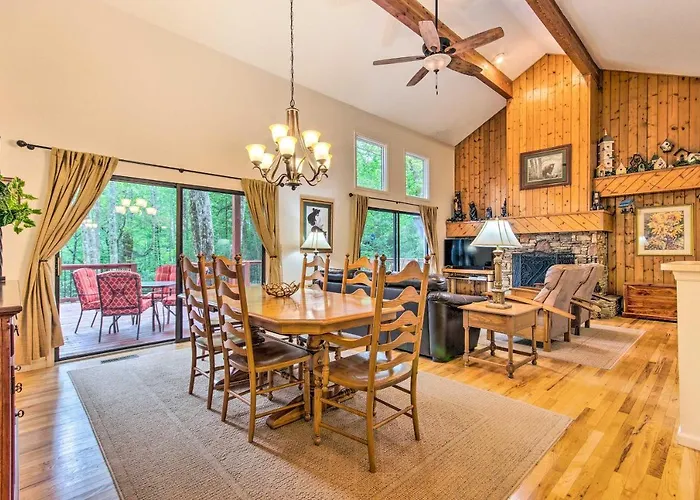 1 Mi To Marina: Lake Toxaway Cabin W/ Fire Pit