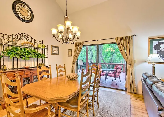 1 Mi To Marina: Lake Toxaway Cabin W/ Fire Pit