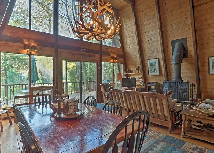 Lakefront Berkshires Retreat W/ Deck, Dock & Boat!