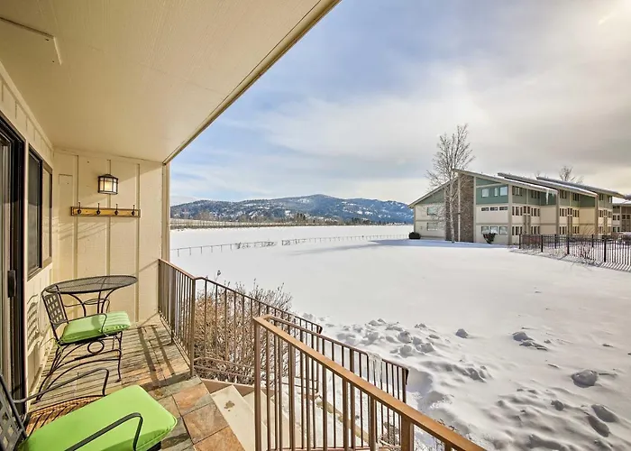 Lake Pend Oreille Condo W/ Porch & Mountain View!